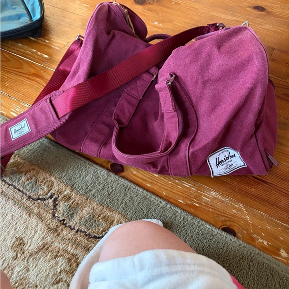 Herschel Supply Company Burgundy Dufflebag - Picture 2 of 5